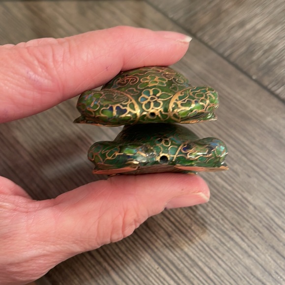 Pair of Vintage Green Cloisonné Frogs - Picture 10 of 16